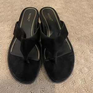 Women’s Vionic Agave – Black suede . Size 10.